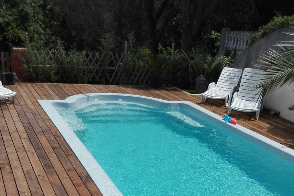 Piscine Privée avec Spa et Jardin à Fréjus