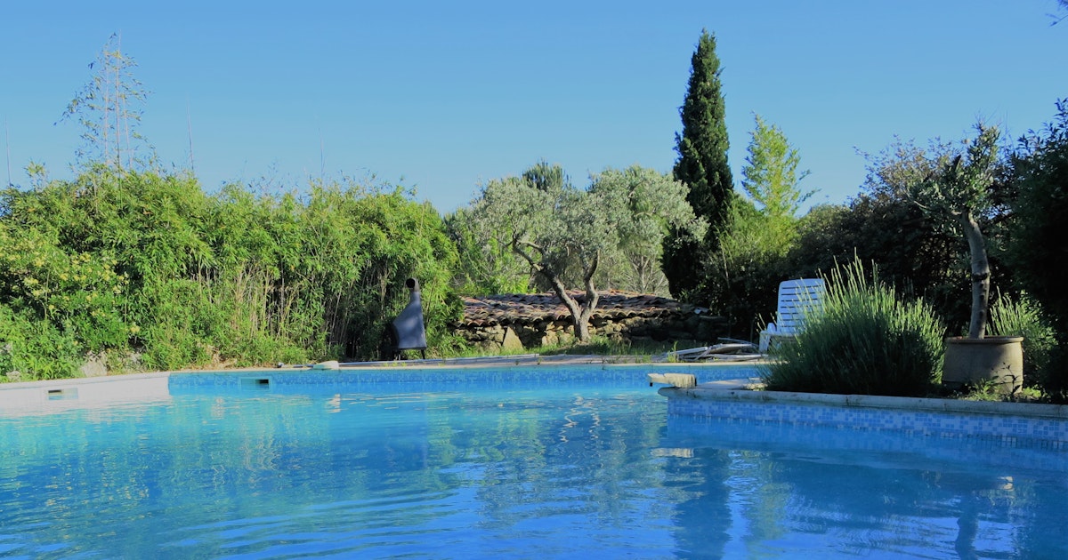 Piscine Privée au Calme à Lambesc