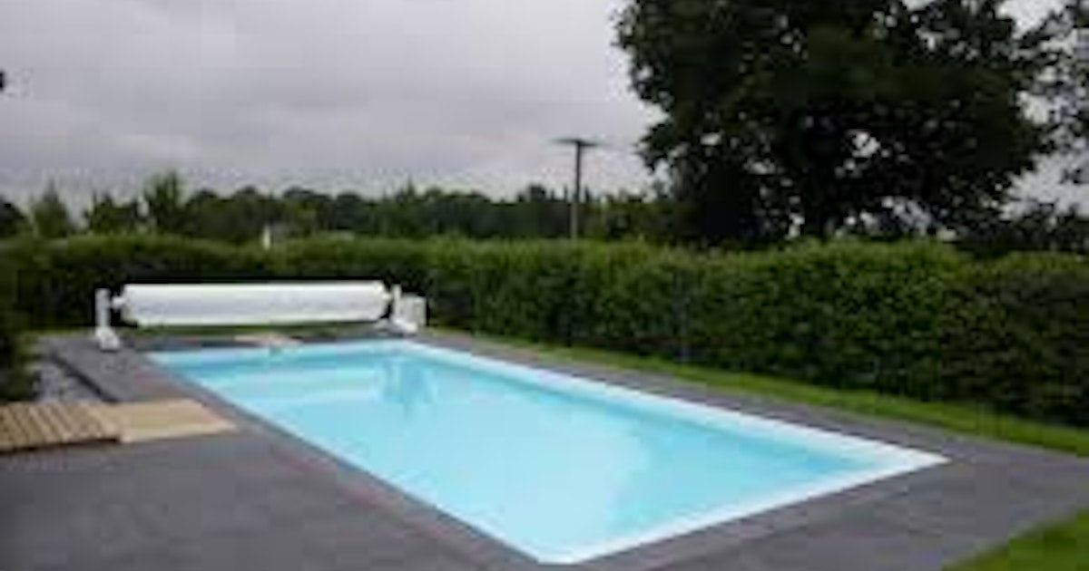 Piscine Privée Chauffée à Bourg-en-Bresse avec Jardin et Barbecue