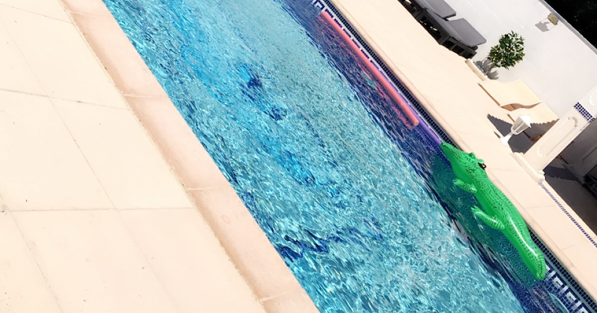 Marignane Grande Piscine 13x6m avec Jacuzzi et Cuisine d'Été
