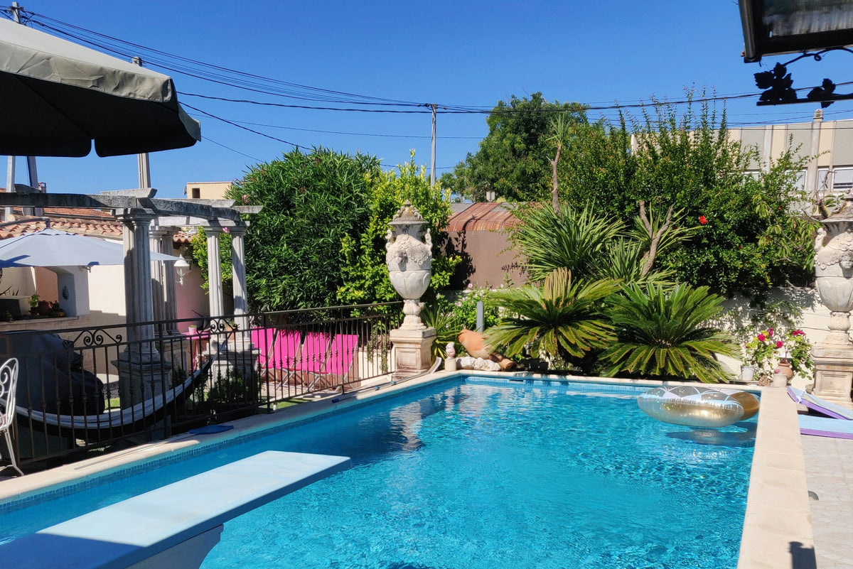 Piscine Tropicale Privée à Marseille Sainte-Marthe Filles Uniquement