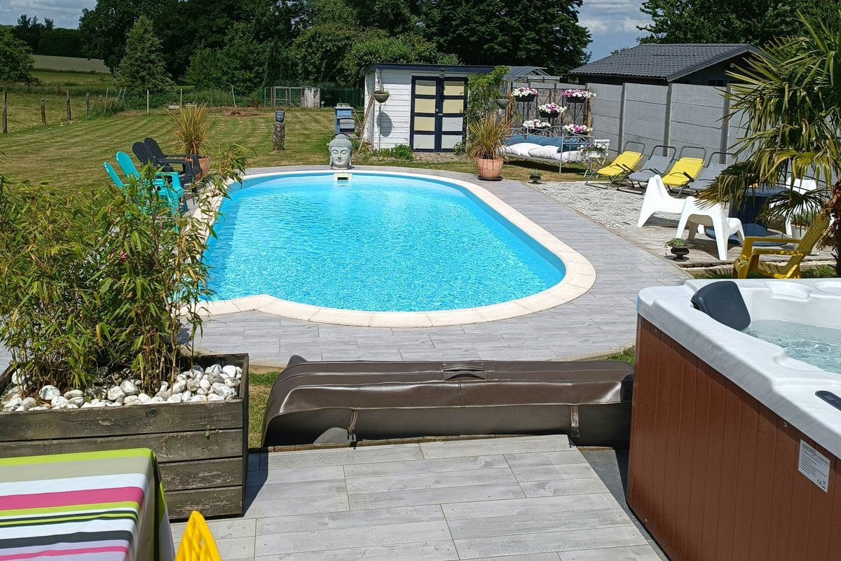 Piscine Chauffée Privée Plein Soleil à 15 Minutes de Mons