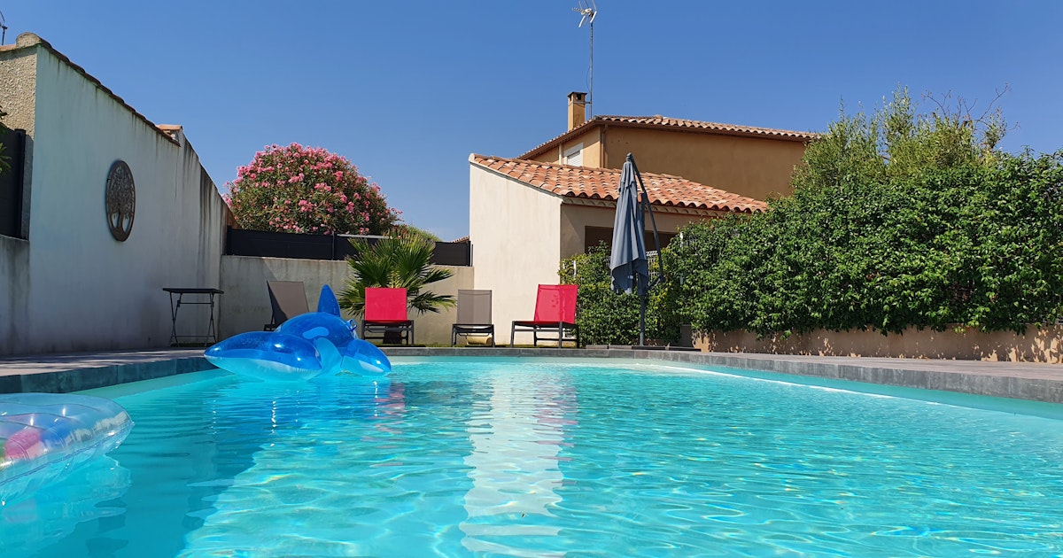 Piscine Privée Ensoleillée à Calvisson 9.40 x 4.20m