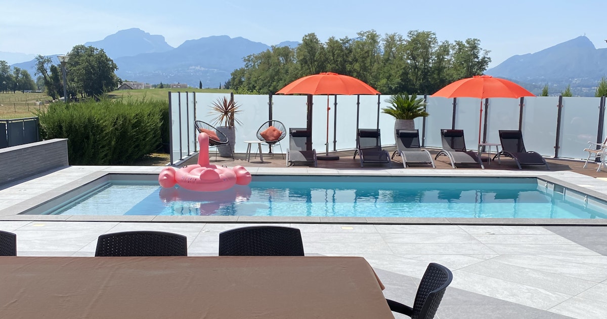 Piscine 8x4m à Sonnaz Profondeur 1,5m