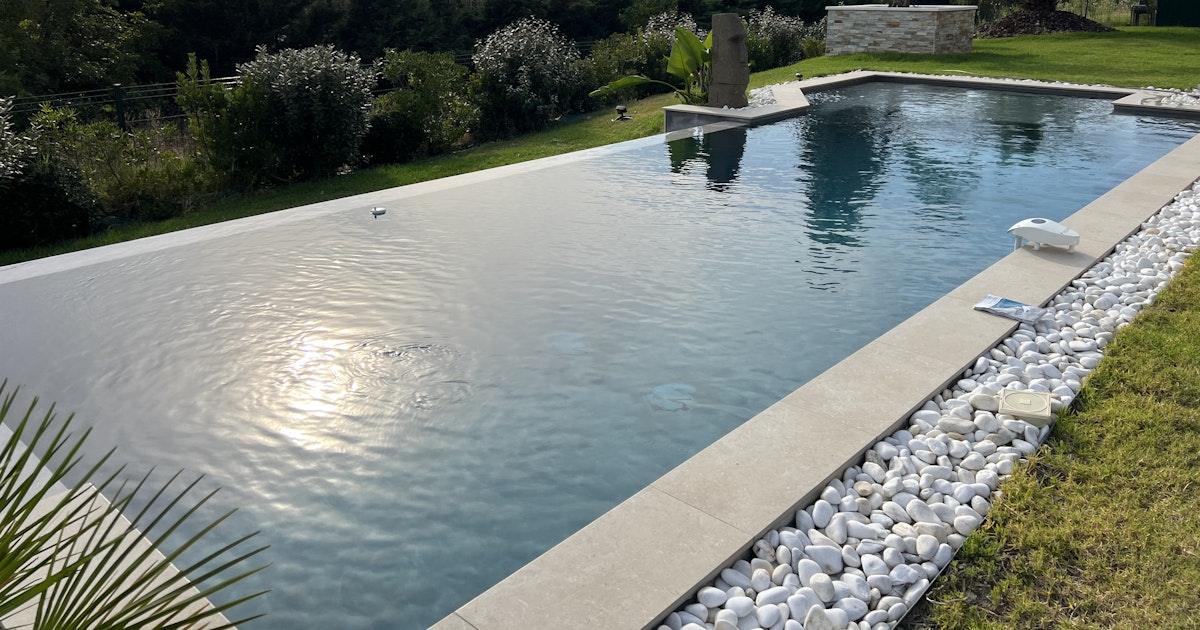 Piscine à Débordement Chauffée avec Vue et Brazero