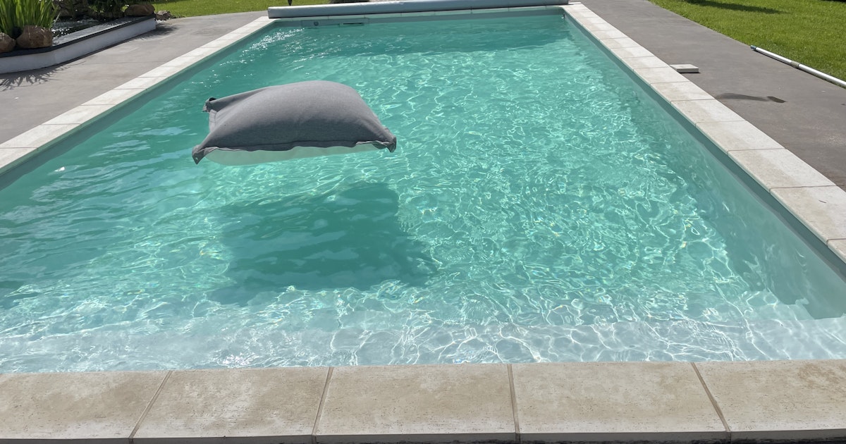 Superbe Piscine avec Jardin à 1H de Paris Sainte-Colombe