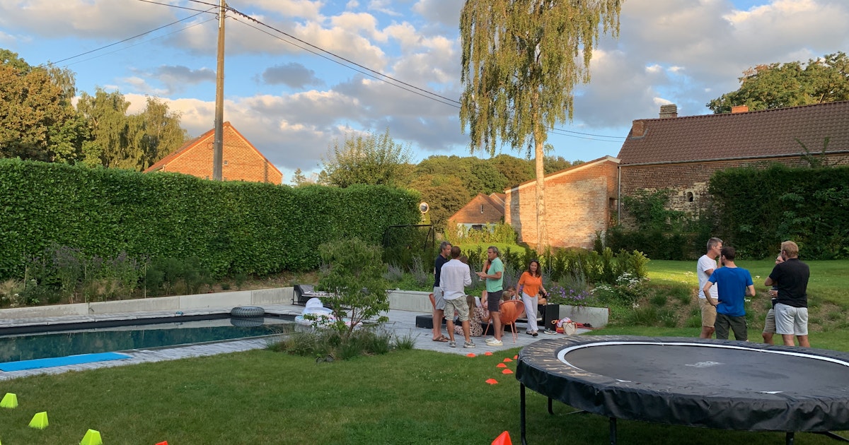 Piscine Privée à Louer dans un Grand Jardin à Lasne
