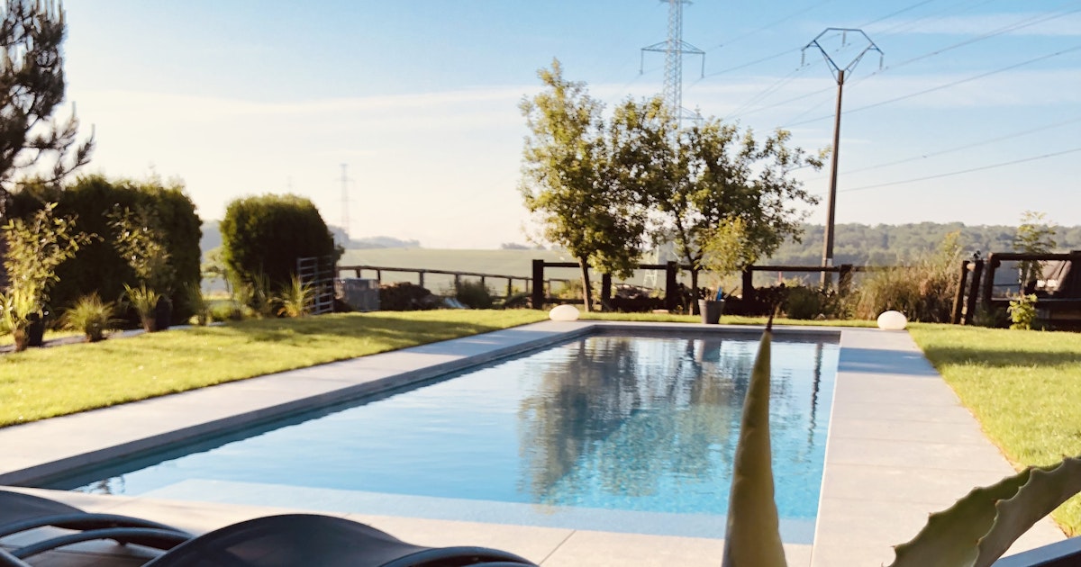 Swimmy Piscine Chauffée Privée à Tinlot 12m x 3.5m
