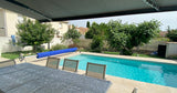 Piscine Moderne avec Grande Terrasse et Espace Détente 1