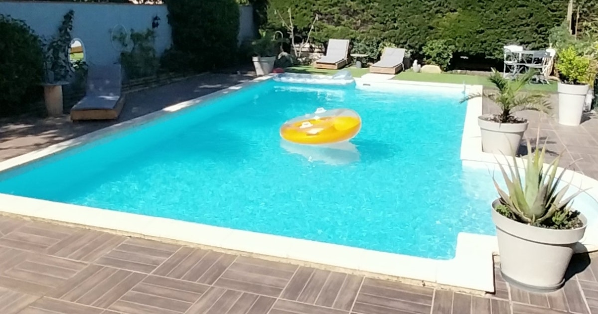 Grande Piscine Privée au Calme à Saint-Mitre-les-Remparts
