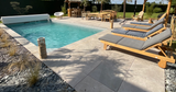 Piscine Privée avec Décor Asiatique et Jacuzzi à Farceaux 4
