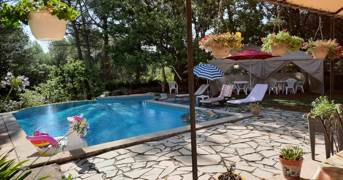 Swimmy Piscine à Débordement 5,5x11,5 à Rognes