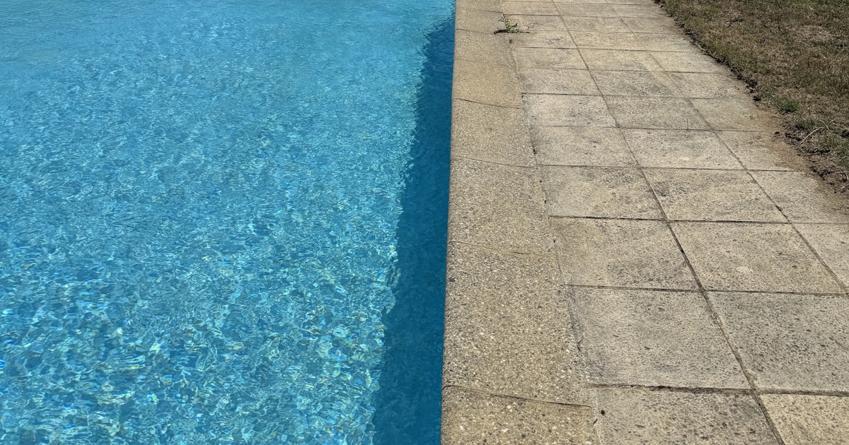Jolie Piscine Extérieure à 40 min d'Avignon Pont-Saint-Esprit