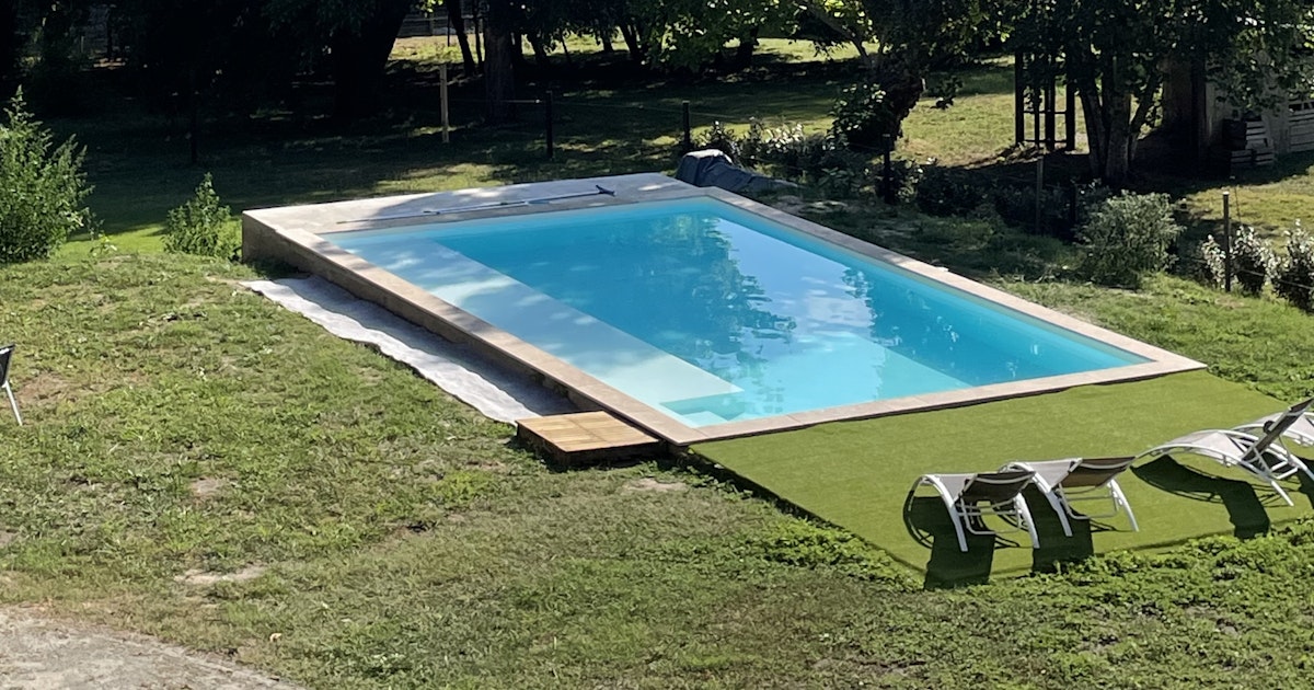 Piscine dans Parc d'un Château à Bazas 9x5.5m