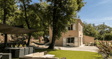 Piscine Chauffée dans un Jardin Verdoyant à Saint-Jeannet 4