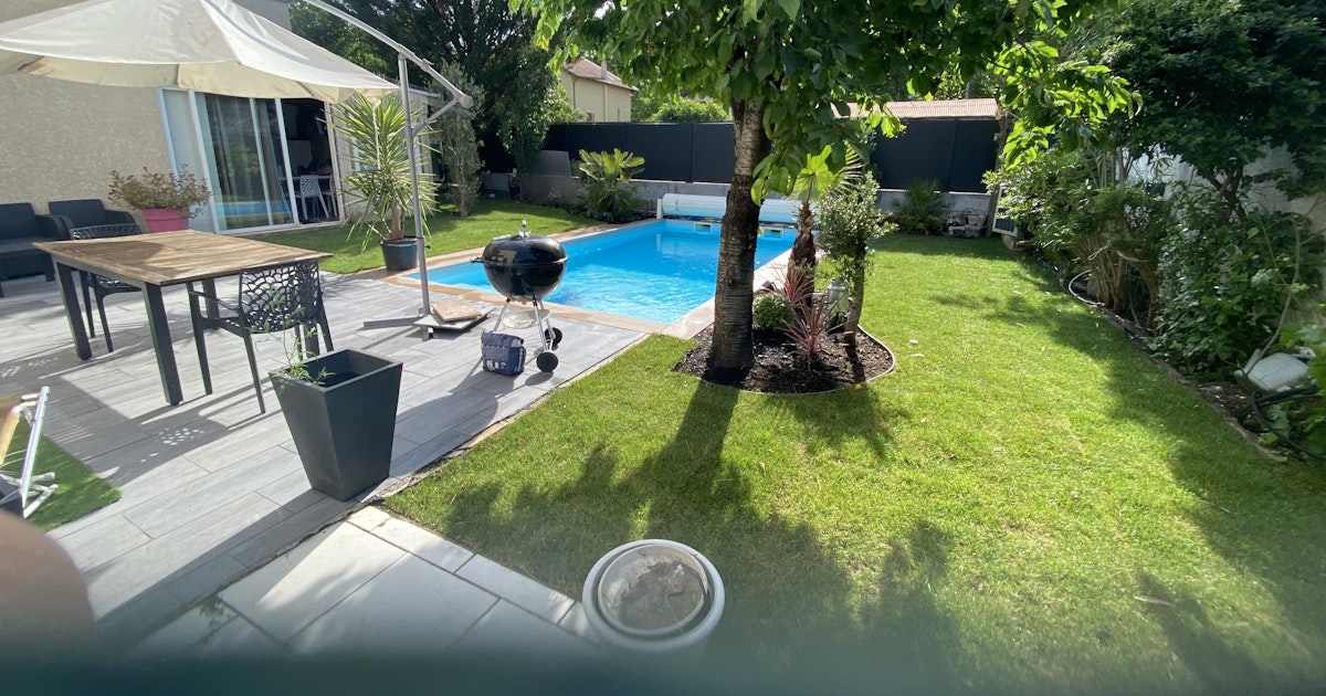 Piscine Privée Familiale Extérieure à Échirolles Sans Vis-à-vis