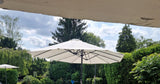 Belle et grande piscine chauffée dans un écrin de verdure 3
