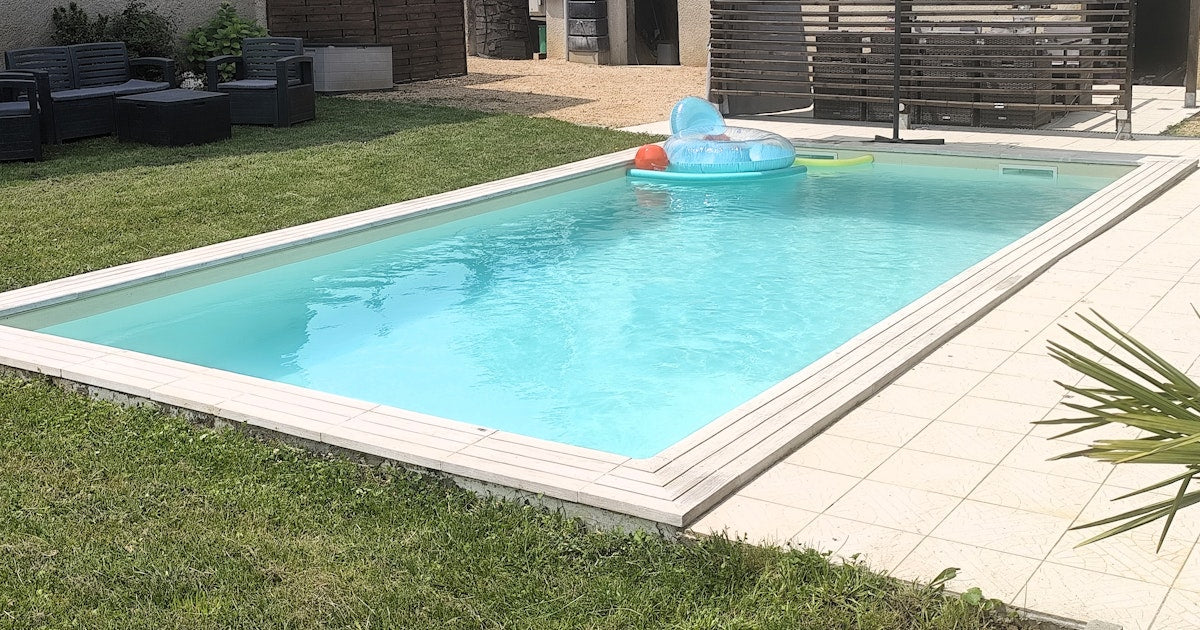 Piscine Privée Chauffée à Montbellet 7x3.5m 10 Baigneurs
