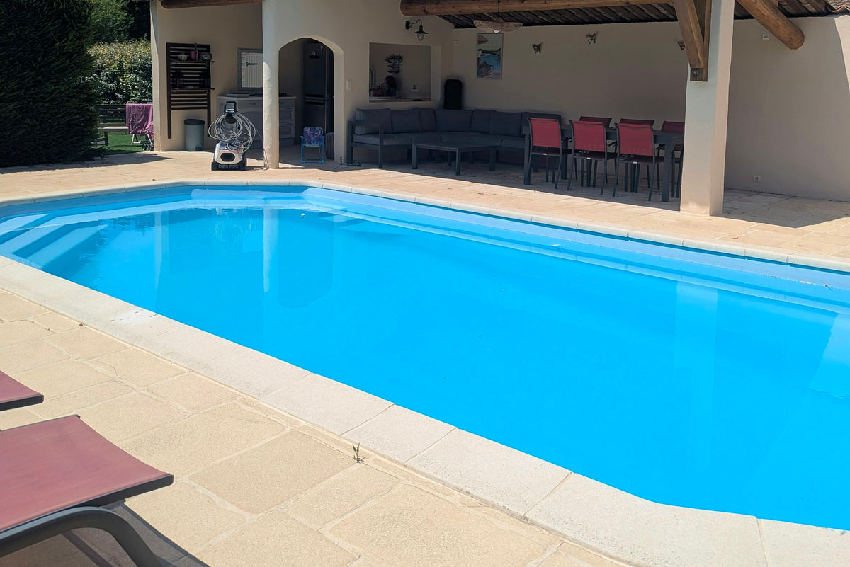 Piscine au Calme sans Vis à Vis avec Cuisine d’Été et Jardin