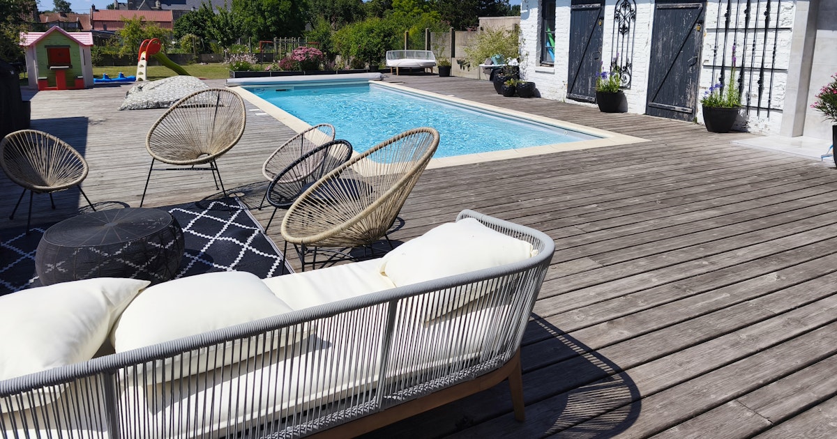 Piscine Privée Chauffée 4x8m à Agny avec Jacuzzi et Nage à Contre-Courant