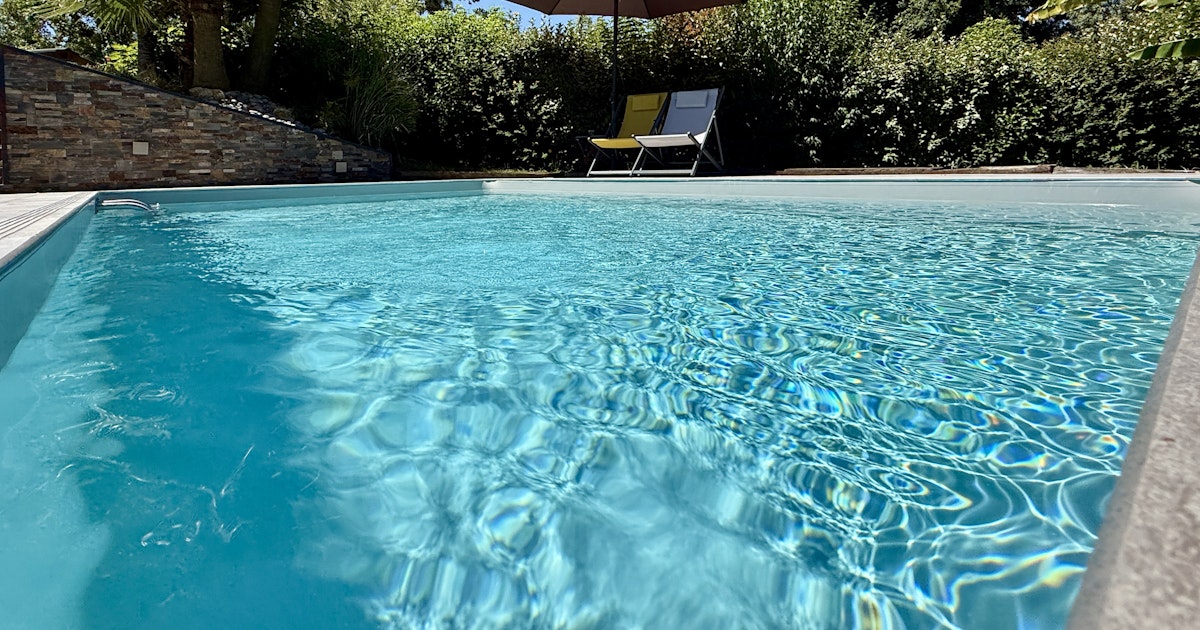 Piscine Privée Chauffée à Froidfond avec Jardin et Sans Vis-à-Vis