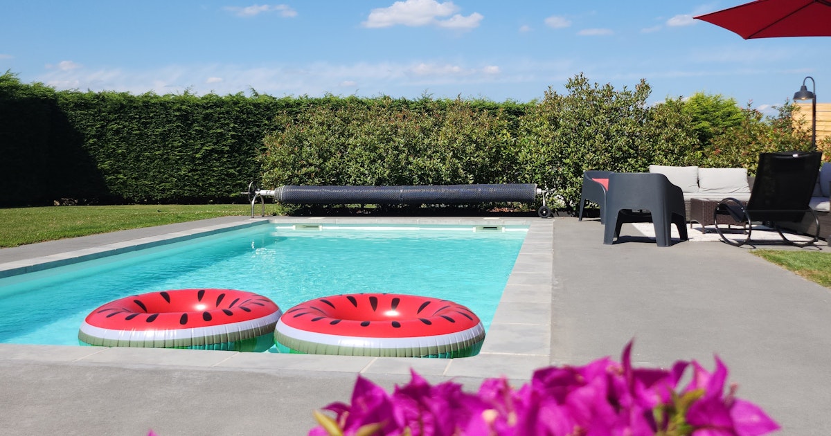 Piscine Privée Chauffée à Colfontaine Jardin 8 Personnes 8x4m