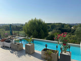 Piscine à Débordement avec Vue sur Golf à Juvignac 1