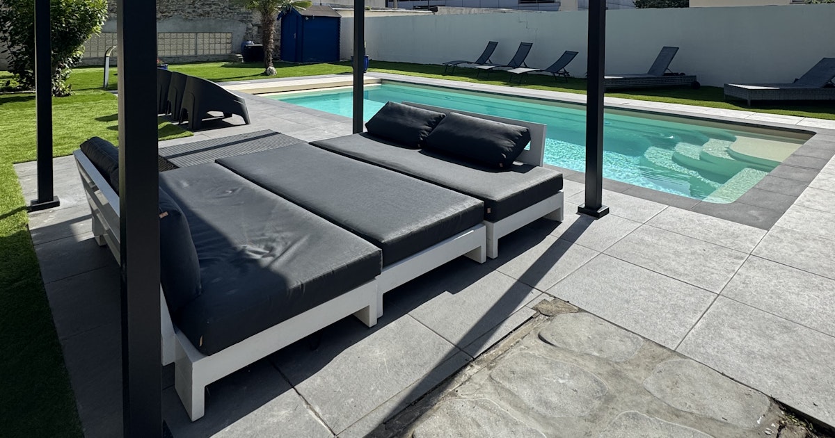 Belle Piscine Chauffée Privée au Centre de Melun