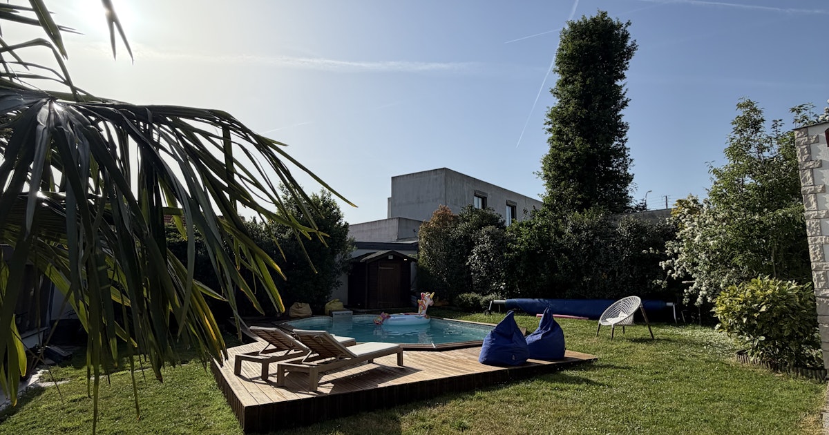 Piscine Extérieure Chauffée avec Jardin et Pergola Neuilly-Plaisance