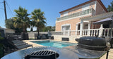 Grande Piscine Privée à Marseille avec Équipements 4