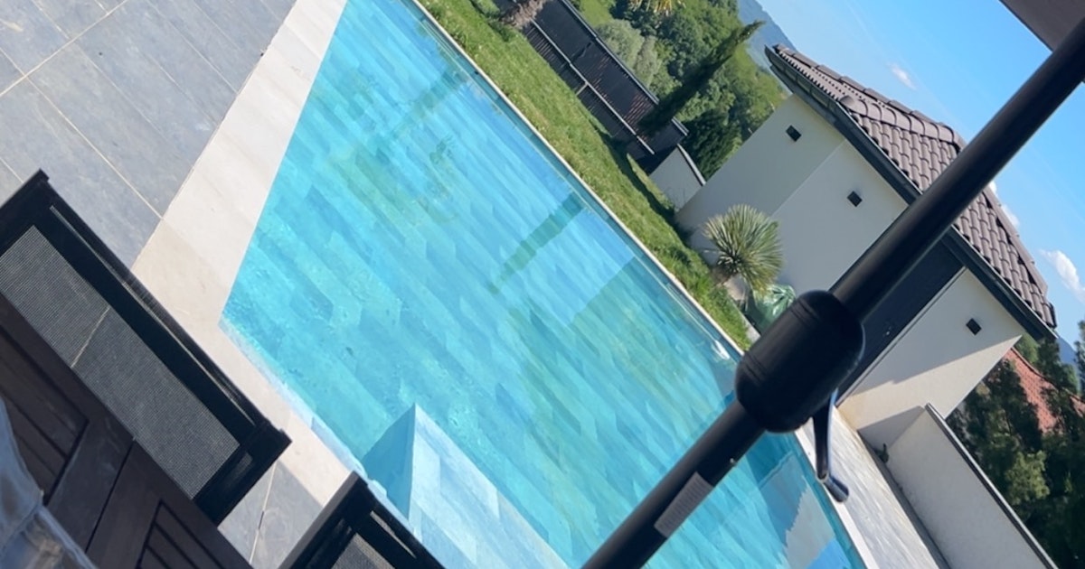 Belle Piscine au Calme avec Vue Imprenable à Saint-Étienne-du-Bois