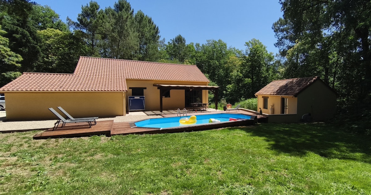 Piscine Privée 8x4 en Milieu des Bois à Champcevinel