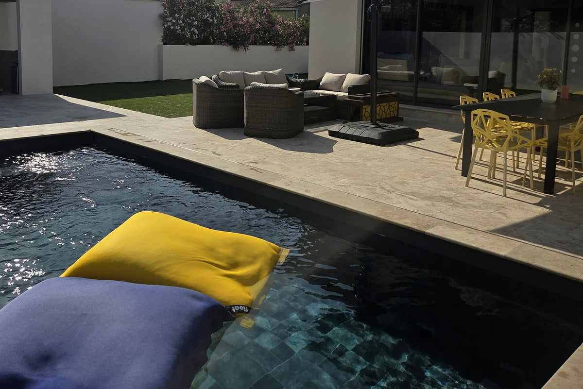 Piscine et Pool House en Pleine Camargue