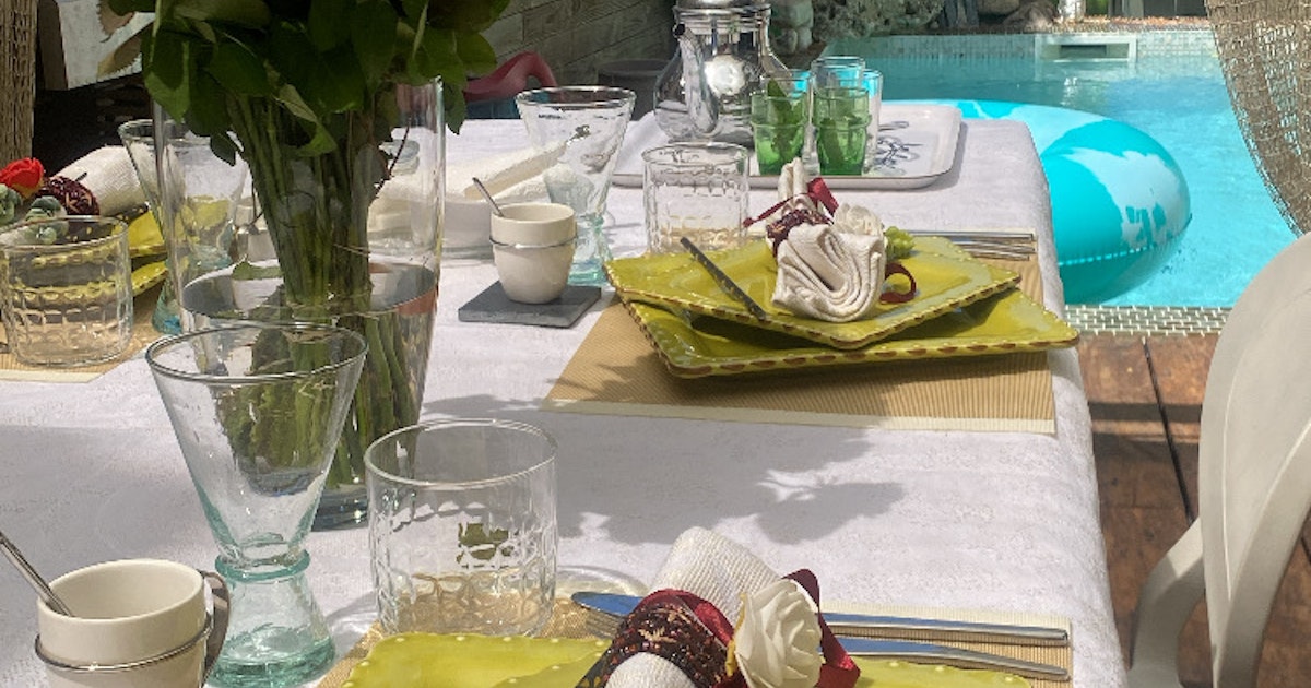 Oasis Balinaise Lagon de Mosaïque Piscine Privée à Cenon
