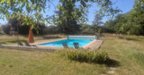 Grande Piscine dans un Écrin de Verdure à Monts 2