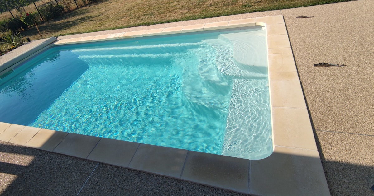 Piscine Chauffée à la Campagne à Saint-Laurent-d'Arce