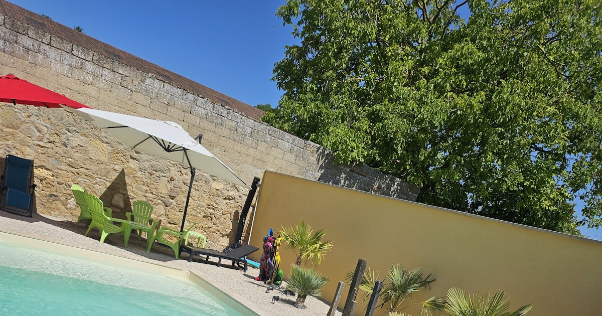 Piscine Privée Chauffée 8.4m x 4m à Berméricourt
